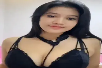 Live Show 17 Cewek Hot Colmek Brutal Sampe Memek Squirt Banjir
